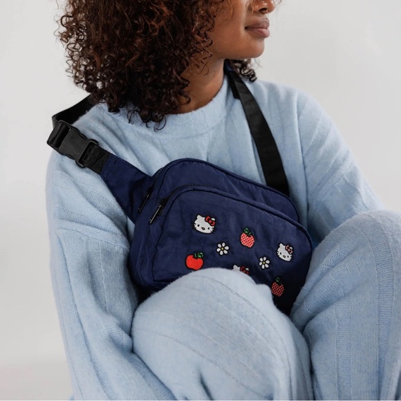 BAGGU Embroidered Hello Kitty Fancy Pack - Picture 3 of 12